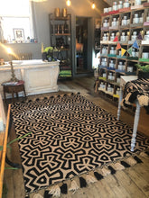 Load image into Gallery viewer, Windmill- Flat weave rug