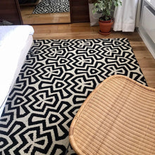 Load image into Gallery viewer, Windmill- Flat weave rug