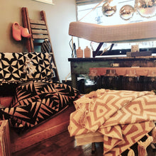Load image into Gallery viewer, Starlet- Flat weave rug