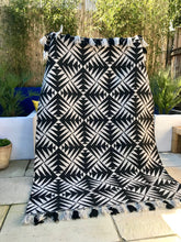 Load image into Gallery viewer, kilim rugs, geometric rugs, area rugs uk, black and white rugs, wool rugs, flat weave rugs